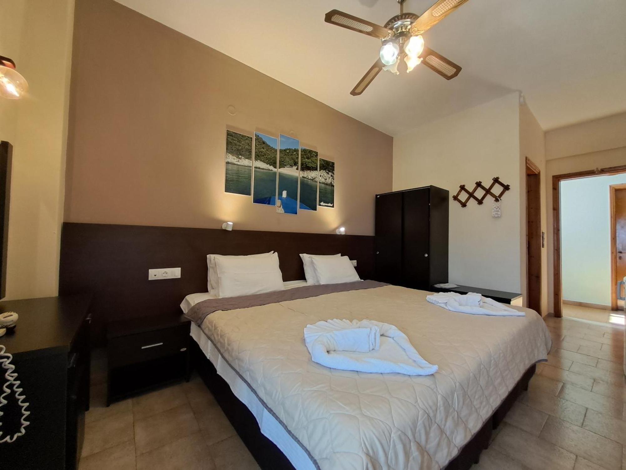 Gorgona Hotel Патитири Экстерьер фото