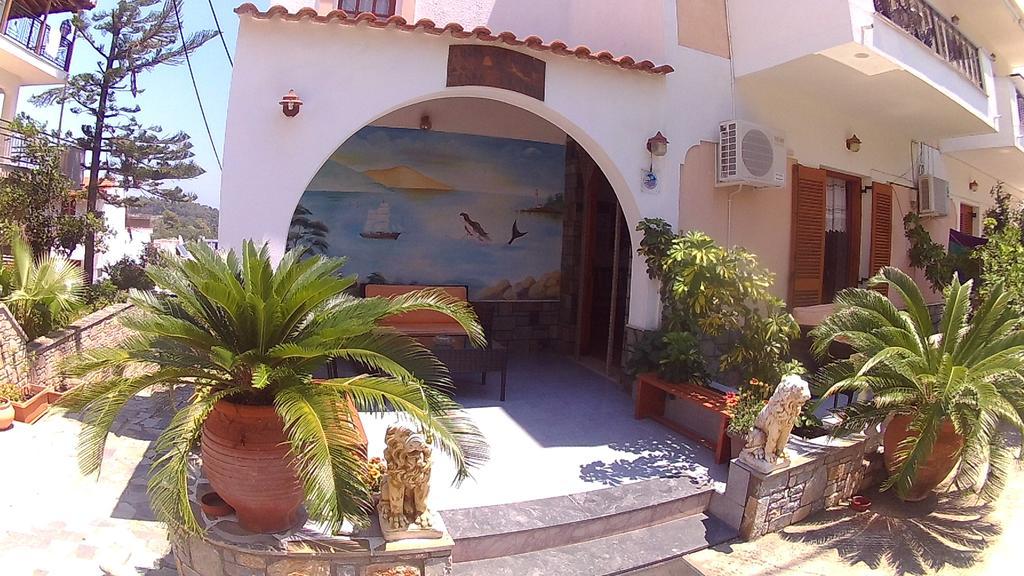 Gorgona Hotel Патитири Экстерьер фото