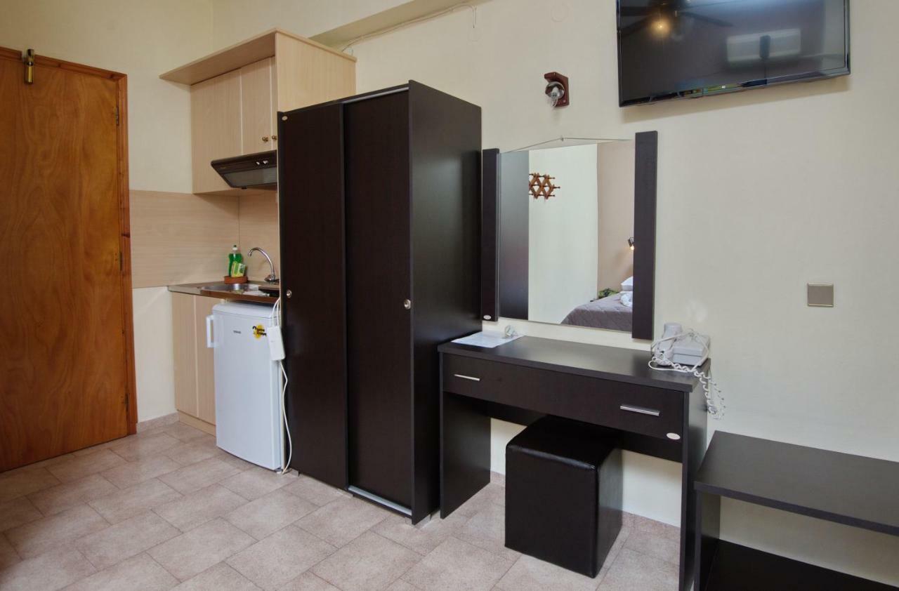 Gorgona Hotel Патитири Экстерьер фото